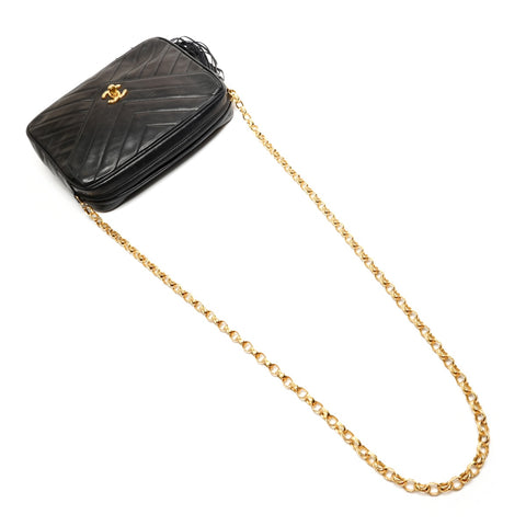 CHANEL Series 2, 1991-1994, V-stitch lambskin fringe Shoulder Bag black WS27790