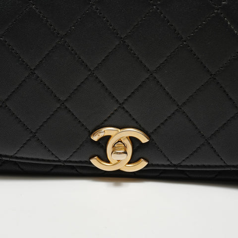CHANEL Item No. 29, 2019-2020, 2-way top-handle lambskin bag. Shoulder Bag black WS27870