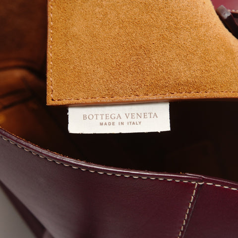 BOTTEGAVENETA The Arco 33 Leather Shoulder Bag Red WS27898