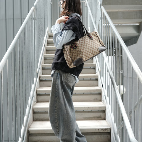 GUCCI GG Canvas Shelly Ribbon Tote Bag beige WS27920