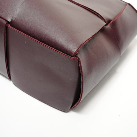 BOTTEGAVENETA Maxi Intrecciato Arco Bordeaux Tote Bag Red WS27971