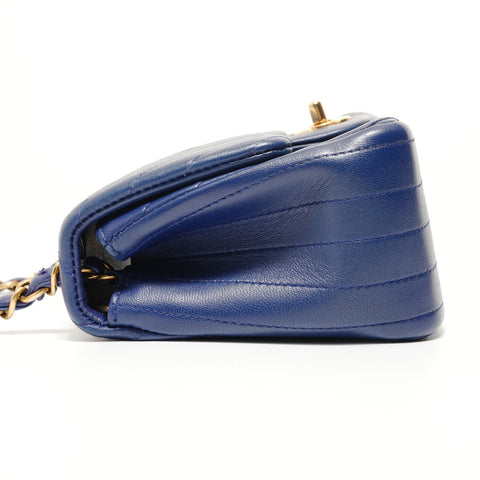 CHANEL Item No. 21, 2015-2016 Chevron Lambskin Shoulder Bag blue WS27983
