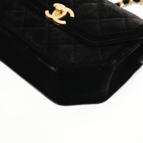 CHANEL 2022-2025 Velour Matelass Shoulder Bag black WS28006