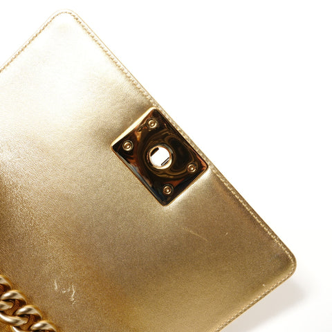 CHANEL Article n ° 19 Boy Chanel Petit sac à bandoulière or WS28053