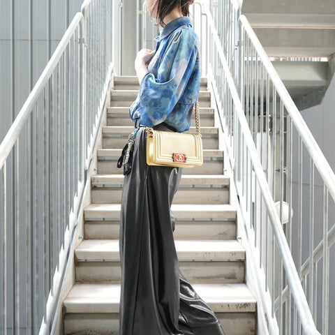 CHANEL Article n ° 19 Boy Chanel Petit sac à bandoulière or WS28053