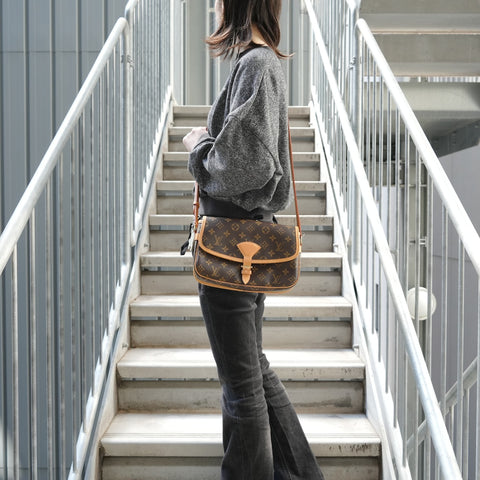LOUIS VUITTON Monogram Sologne, made in 2003. Shoulder Bag Brown WS28114