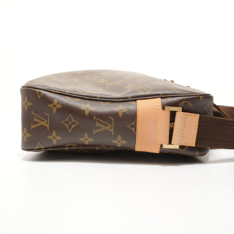 LOUIS VUITTON Sac Bosphore Monogram, manufactured in 2007. Handbag Brown WS28177