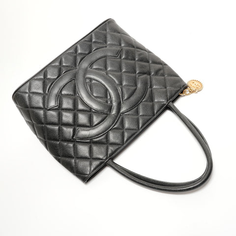 CHANEL No. 7 Replica Tote Caviar Skin Handbag black WS28191