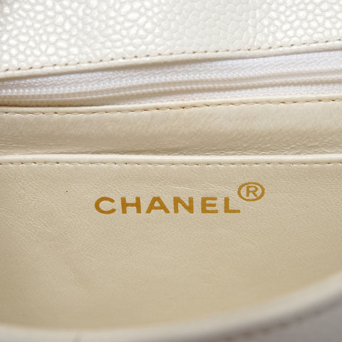 CHANEL Table 2: Caviar Skin Mademoiselle Shoulder Bag white WS28257