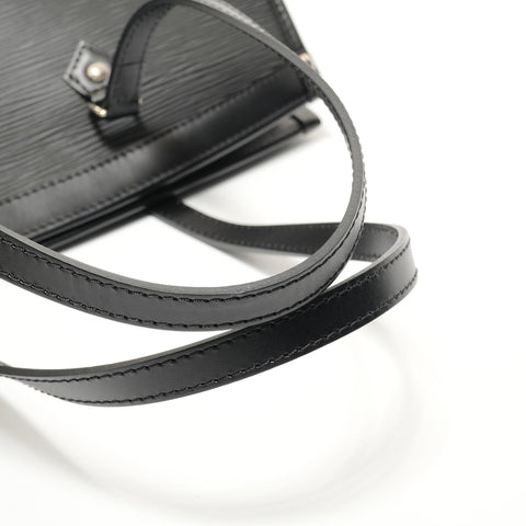 LOUIS VUITTON Epi Madeleine PM, made in 2008. Shoulder Bag black WS28280