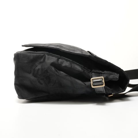 CHANEL Series 10, 2005-2006 New Travel Line Metal Gold Shoulder Bag black WS28342