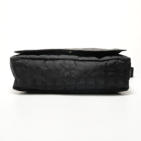 CHANEL Series 10, 2005-2006 New Travel Line Metal Gold Shoulder Bag black WS28342