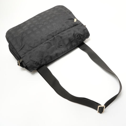 CHANEL Series 10, 2005-2006 New Travel Line Metal Gold Shoulder Bag black WS28342
