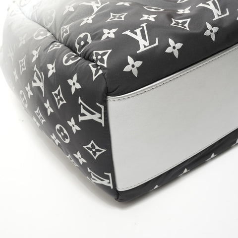 LOUIS VUITTON 2021-2025 Ski-On-The-Go MM Frost Silver Shoulder Bag white WS28405