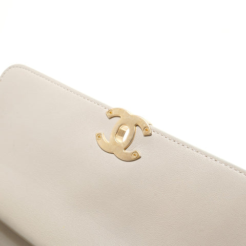 CHANEL Item No. 25, 2018 Matelass 31 RUE CAMBON Shoulder Bag beige WS28426