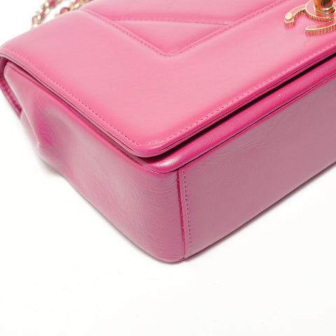 CHANEL V-stitch Mademoiselle Chain Lambskin, size 24 Shoulder Bag pink WS28513