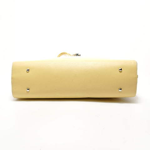 CHANEL Item No. 26, 2018-2019 Chanel 31 Handbag yellow WS28590