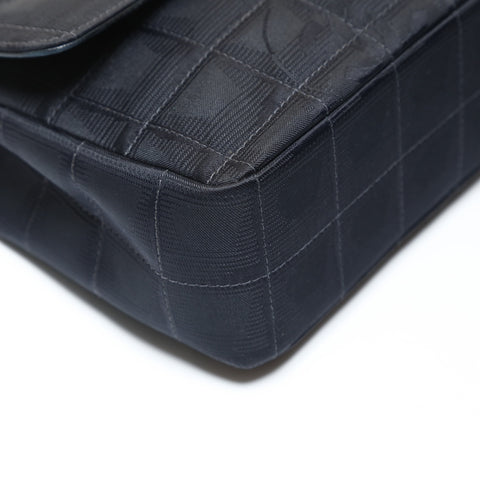 CHANEL Series 7, 1997-1999 New Travel Line, Metal: Matte Gold Shoulder Bag black WS28652