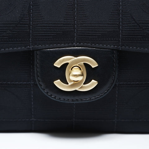 CHANEL Series 7, 1997-1999 New Travel Line, Metal: Matte Gold Shoulder Bag black WS28652