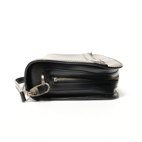 LOUIS VUITTON Epi Oche, hergestellt im Jahr 2011. Clutch-Tasche schwarz WS28661