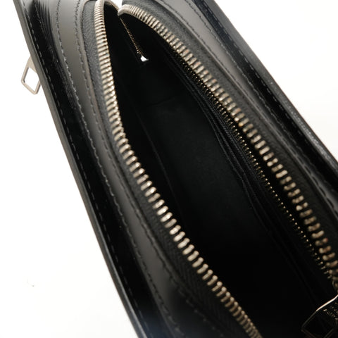 LOUIS VUITTON Epi Oche, hergestellt im Jahr 2011. Clutch-Tasche schwarz WS28661