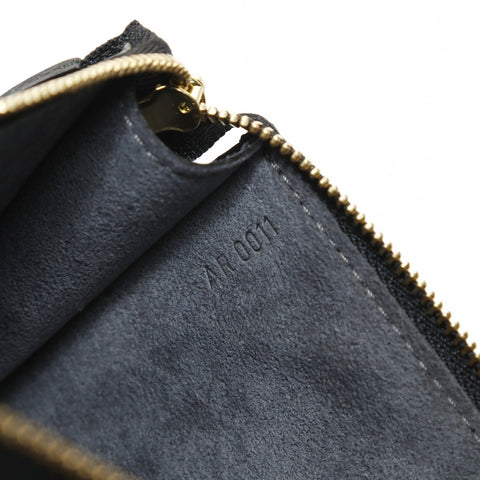 LOUIS VUITTON 2001 Pochette Accessoires Epi Handbag black WS28688