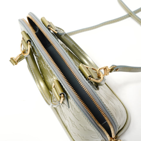 LOUIS VUITTON Alma BB Monogram Vernis, manufactured in 2011. Handbag green WS28707