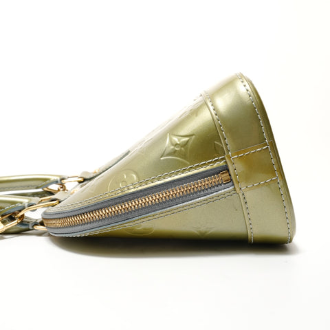 LOUIS VUITTON Alma BB Monogram Vernis, manufactured in 2011. Handbag green WS28707