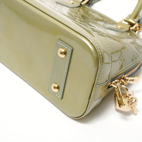 LOUIS VUITTON Alma BB Monogram Vernis, manufactured in 2011. Handbag green WS28707