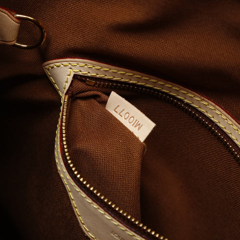 LOUIS VUITTON Batignolles Horizontal Monogram, manufactured in 2007. Shoulder Bag Brown WS28713