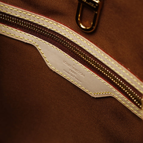 LOUIS VUITTON Batignolles Horizontal Monogram, manufactured in 2007. Shoulder Bag Brown WS28713