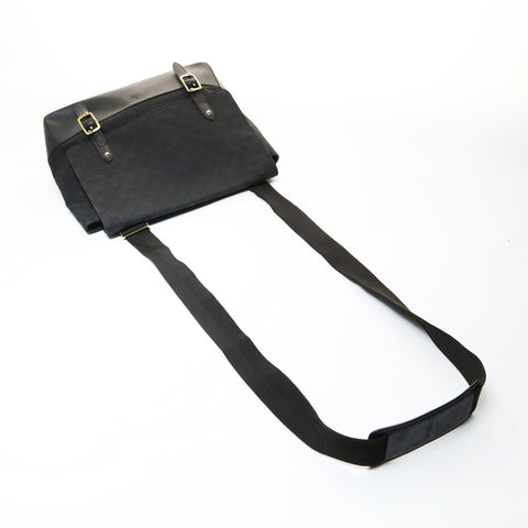 GUCCI GG Canvas Metal Gold Shoulder Bag black WS28714