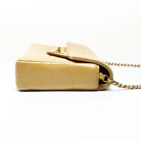 CHANEL Table #7, 1997-1999: Chocolate Bar 26, Lambskin Shoulder Bag beige WS28727