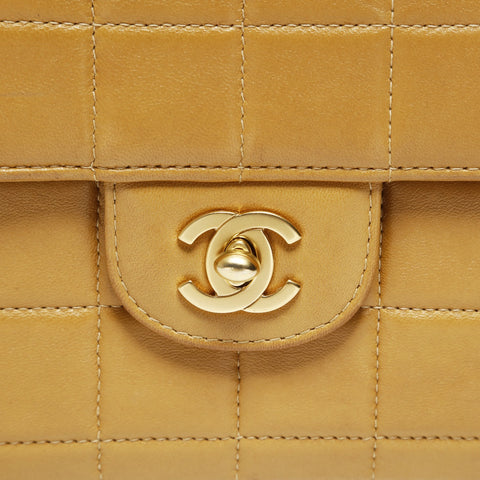 CHANEL Table #7, 1997-1999: Chocolate Bar 26, Lambskin Shoulder Bag beige WS28727