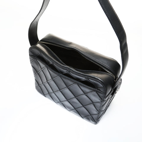 CHANEL Item No. 6, 1996-1997, Bicolore Matelass Shoulder Bag black WS28728