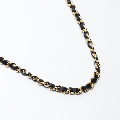 CHANEL Table #8: Chocolate Bar East West Shoulder Bag black WS28730