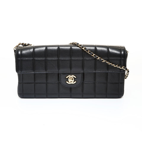 CHANEL Table #8: Chocolate Bar East West Shoulder Bag black WS28730