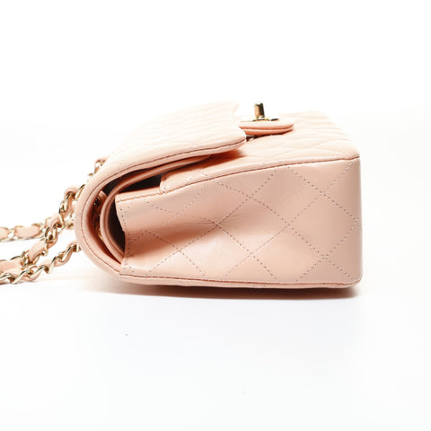 CHANEL Matelass Double Flap Lambskin Bag, Series 21, 2022-26 Shoulder Bag pink WS28762