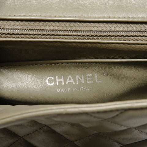 CHANEL Quilted lambskin chain crossbody bag, item number 13. Shoulder Bag green WS28800