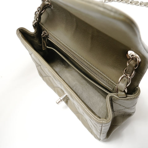 CHANEL Quilted lambskin chain crossbody bag, item number 13. Shoulder Bag green WS28800