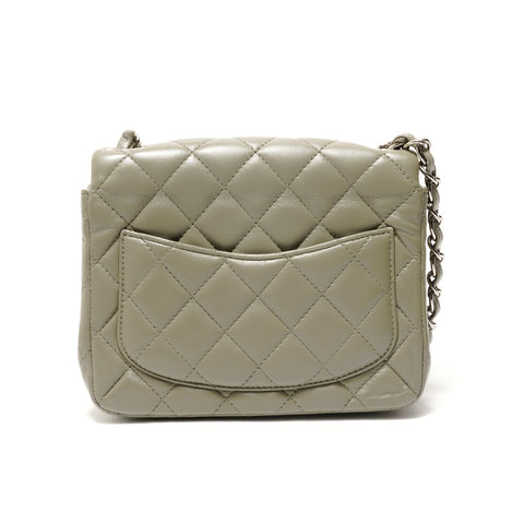 CHANEL Quilted lambskin chain crossbody bag, item number 13. Shoulder Bag green WS28800