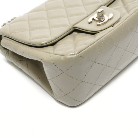 CHANEL Quilted lambskin chain crossbody bag, item number 13. Shoulder Bag green WS28800