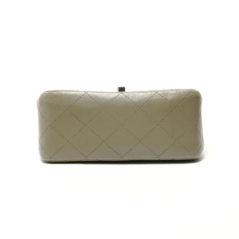 CHANEL Quilted lambskin chain crossbody bag, item number 13. Shoulder Bag green WS28800