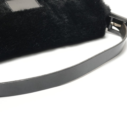 FENDI Mamma Bucket Lapin Fur Shoulder Bag black WS28825