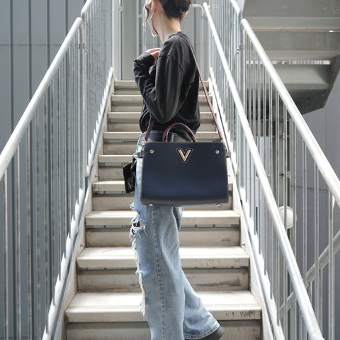 LOUIS VUITTON 2018 Twist Tote Epi Shoulder Bag Navy WS28889
