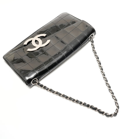 CHANEL Item No. 9, 2002-2003, Chocolate Bar, Patent Leather Shoulder Bag black WS28904