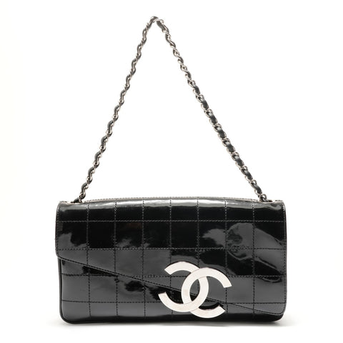 CHANEL Item No. 9, 2002-2003, Chocolate Bar, Patent Leather Shoulder Bag black WS28904