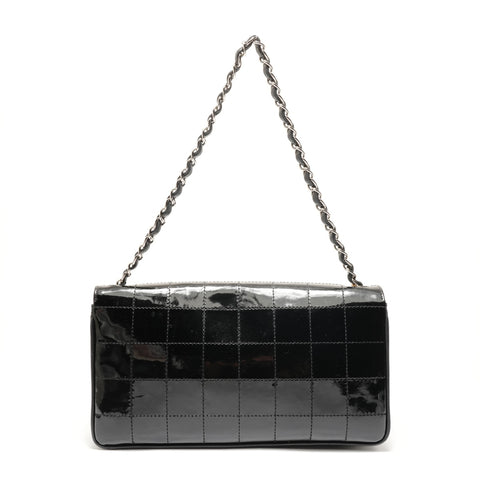 CHANEL Item No. 9, 2002-2003, Chocolate Bar, Patent Leather Shoulder Bag black WS28904