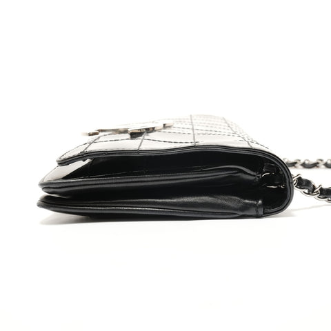 CHANEL Item No. 9, 2002-2003, Chocolate Bar, Patent Leather Shoulder Bag black WS28904
