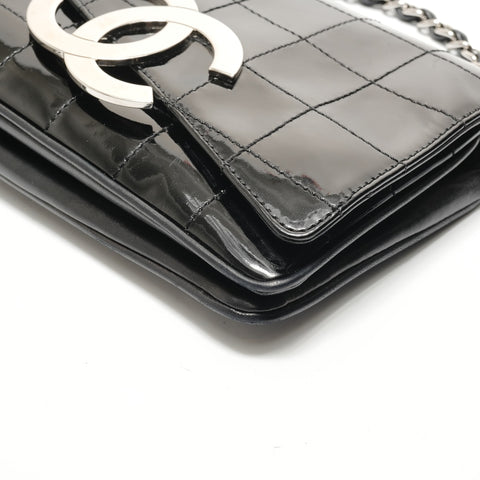 CHANEL Item No. 9, 2002-2003, Chocolate Bar, Patent Leather Shoulder Bag black WS28904